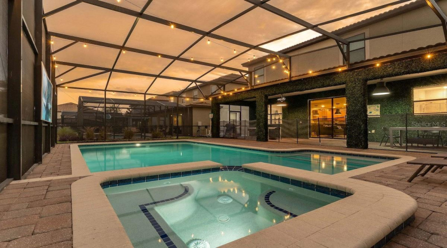 DAVENPORT, Florida 33896, 8 Bedrooms Bedrooms, ,5 BathroomsBathrooms,Residential,For Sale,ROLLING FAIRWAY,0,MFRTB8520360