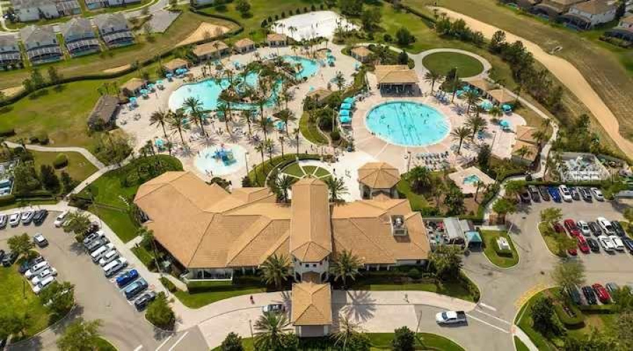 DAVENPORT, Florida 33896, 8 Bedrooms Bedrooms, ,5 BathroomsBathrooms,Residential,For Sale,ROLLING FAIRWAY,0,MFRTB8520360