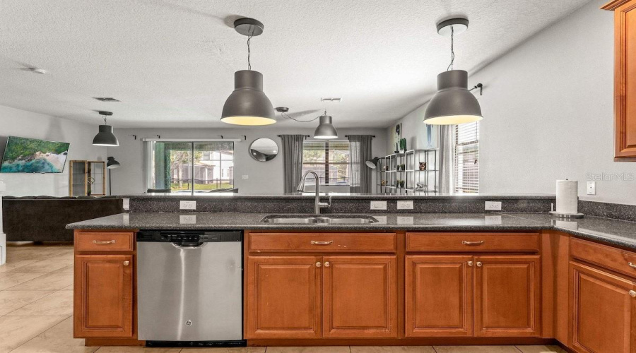 DAVENPORT, Florida 33896, 8 Bedrooms Bedrooms, ,5 BathroomsBathrooms,Residential,For Sale,ROLLING FAIRWAY,0,MFRTB8520360