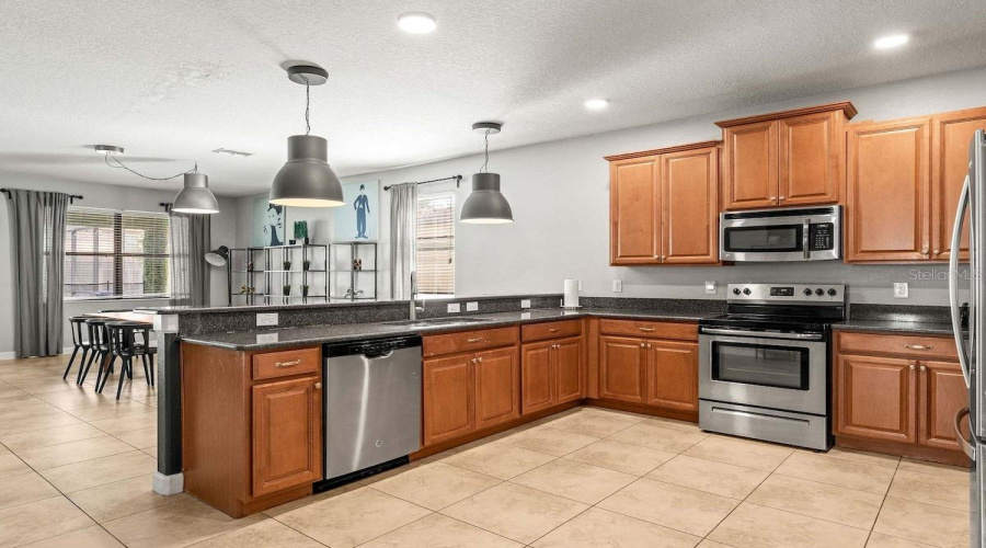 DAVENPORT, Florida 33896, 8 Bedrooms Bedrooms, ,5 BathroomsBathrooms,Residential,For Sale,ROLLING FAIRWAY,0,MFRTB8520360