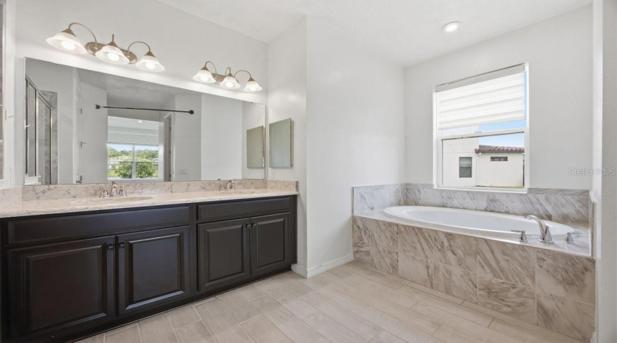 KISSIMMEE, Florida 34746, 4 Bedrooms Bedrooms, ,3 BathroomsBathrooms,Residential,For Sale,SWEETGRASS,0,MFRO6414490