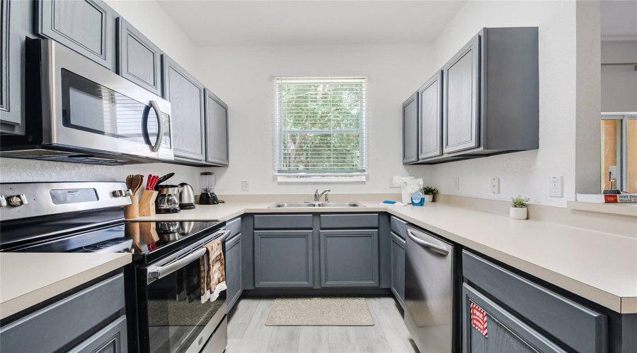 DAVENPORT, Florida 33897, 4 Bedrooms Bedrooms, ,3 BathroomsBathrooms,Residential,For Sale,BERGAMO,0,MFRS5151759