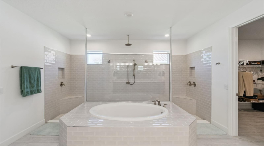 KISSIMMEE, Florida 34746, 4 Bedrooms Bedrooms, ,3 BathroomsBathrooms,Residential,For Sale,BOWFIN,0,MFRO6417193