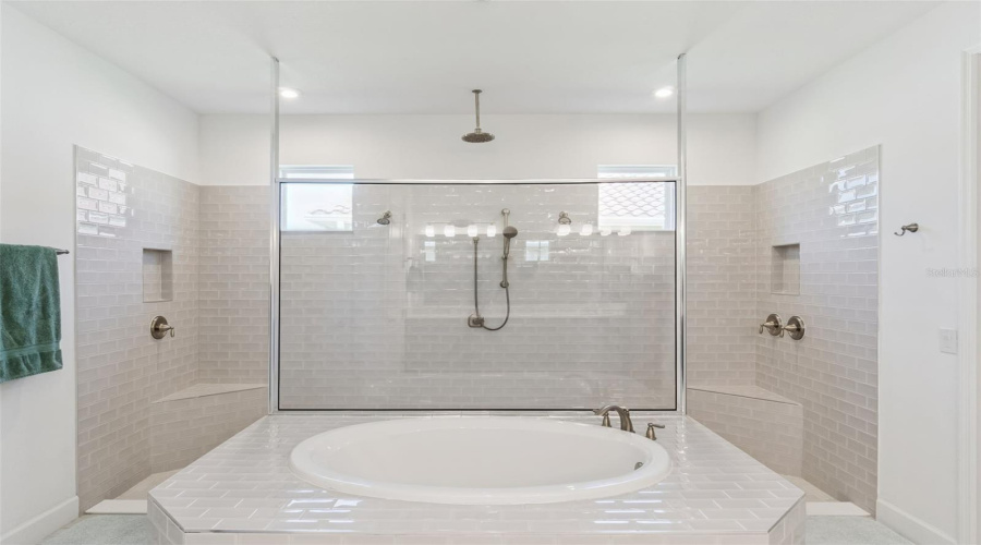 KISSIMMEE, Florida 34746, 4 Bedrooms Bedrooms, ,3 BathroomsBathrooms,Residential,For Sale,BOWFIN,0,MFRO6417193
