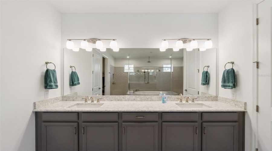 KISSIMMEE, Florida 34746, 4 Bedrooms Bedrooms, ,3 BathroomsBathrooms,Residential,For Sale,BOWFIN,0,MFRO6417193