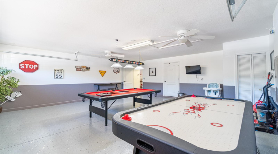 DAVENPORT, Florida 33896, 6 Bedrooms Bedrooms, ,6 BathroomsBathrooms,Residential,For Sale,SHADOW MOUNTAIN,0,MFRO6417879