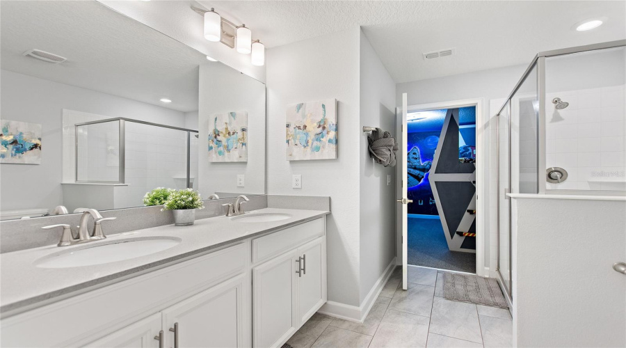 DAVENPORT, Florida 33896, 8 Bedrooms Bedrooms, ,5 BathroomsBathrooms,Residential,For Sale,SANDBAGGER,0,MFRS5152007
