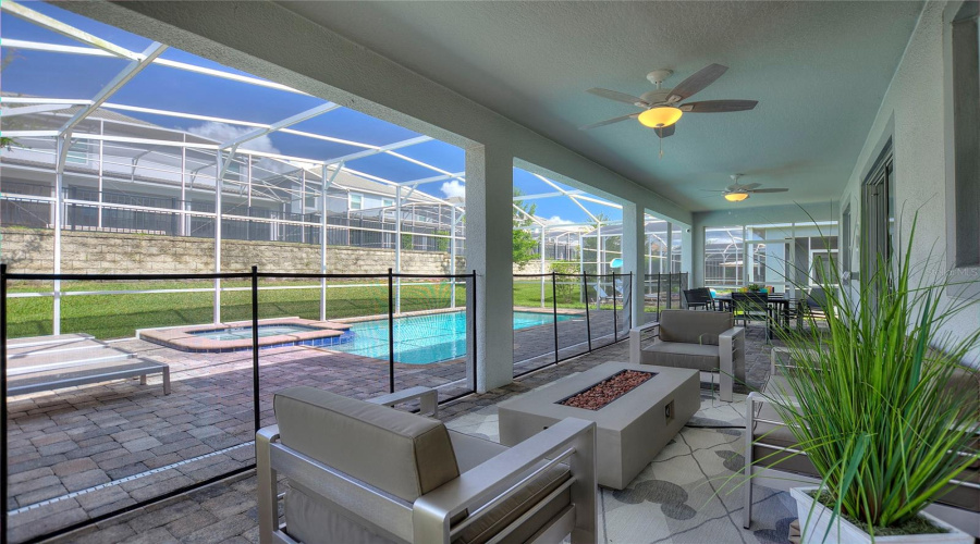 DAVENPORT, Florida 33896, 8 Bedrooms Bedrooms, ,5 BathroomsBathrooms,Residential,For Sale,SANDBAGGER,0,MFRS5152007
