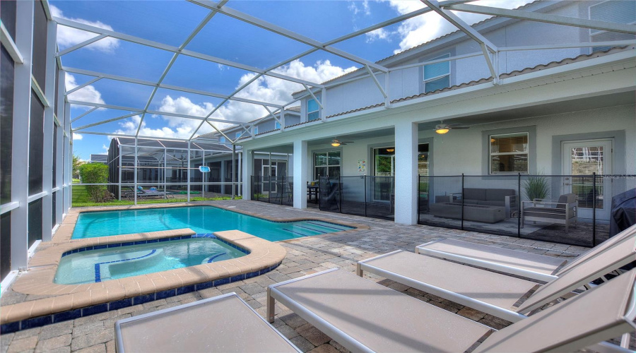 DAVENPORT, Florida 33896, 8 Bedrooms Bedrooms, ,5 BathroomsBathrooms,Residential,For Sale,SANDBAGGER,0,MFRS5152007