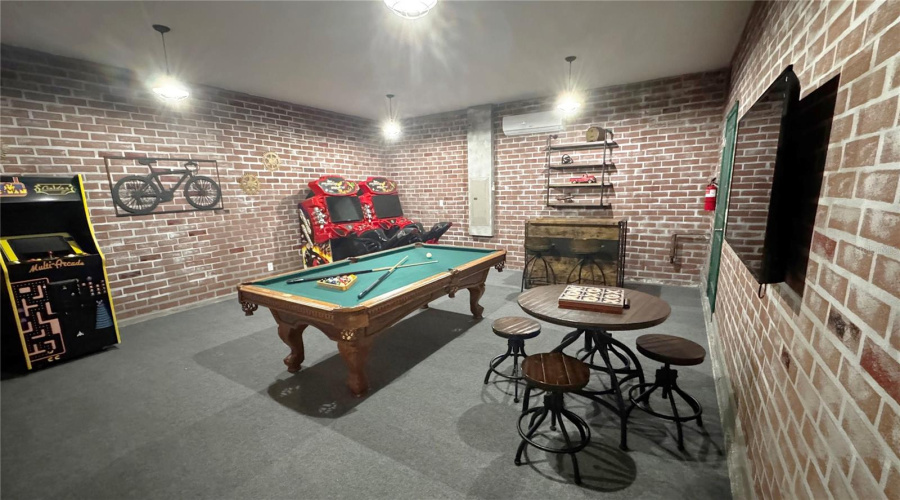 DAVENPORT, Florida 33896, 8 Bedrooms Bedrooms, ,5 BathroomsBathrooms,Residential,For Sale,SANDBAGGER,0,MFRS5152007