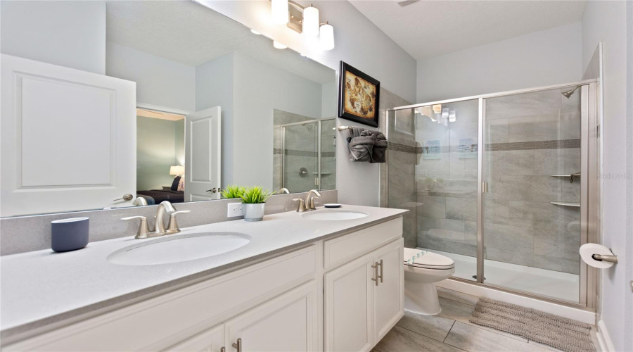 DAVENPORT, Florida 33896, 8 Bedrooms Bedrooms, ,5 BathroomsBathrooms,Residential,For Sale,SANDBAGGER,0,MFRS5152007