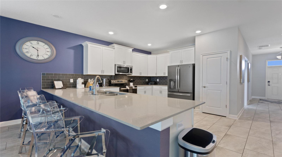 DAVENPORT, Florida 33896, 8 Bedrooms Bedrooms, ,5 BathroomsBathrooms,Residential,For Sale,SANDBAGGER,0,MFRS5152007
