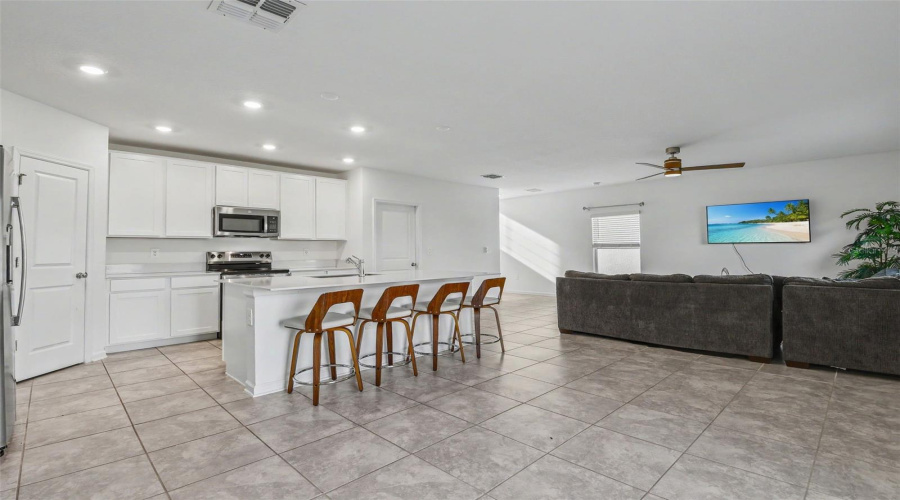 DAVENPORT, Florida 33837, 4 Bedrooms Bedrooms, ,2 BathroomsBathrooms,Residential,For Sale,NIAGRA,0,MFRL4962872