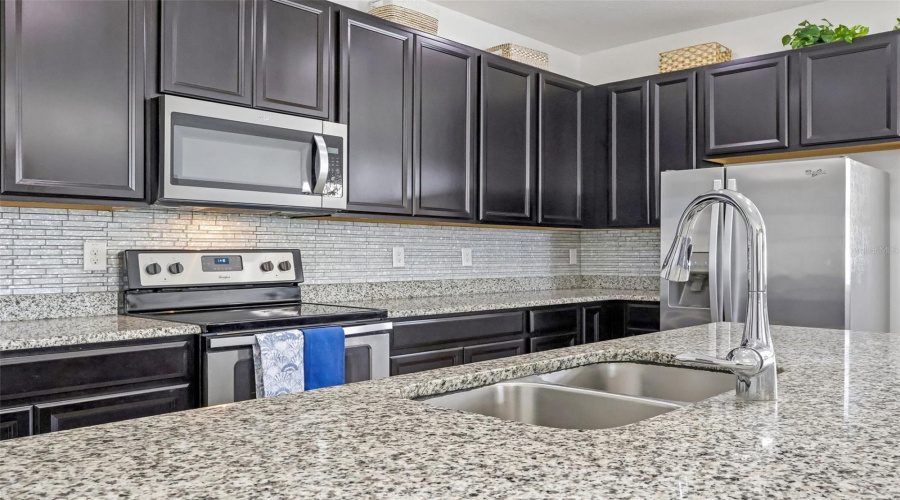 DAVENPORT, Florida 33837, 4 Bedrooms Bedrooms, ,2 BathroomsBathrooms,Residential,For Sale,SEVILLE,0,MFRTB8519728
