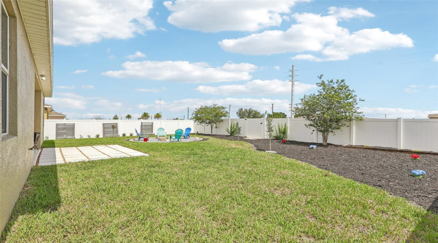 DAVENPORT, Florida 33837, 4 Bedrooms Bedrooms, ,2 BathroomsBathrooms,Residential,For Sale,SEVILLE,0,MFRTB8519728