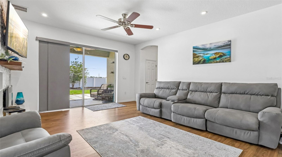 DAVENPORT, Florida 33837, 4 Bedrooms Bedrooms, ,2 BathroomsBathrooms,Residential,For Sale,SEVILLE,0,MFRTB8519728