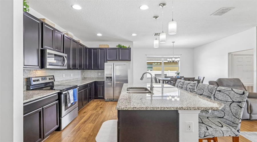 DAVENPORT, Florida 33837, 4 Bedrooms Bedrooms, ,2 BathroomsBathrooms,Residential,For Sale,SEVILLE,0,MFRTB8519728