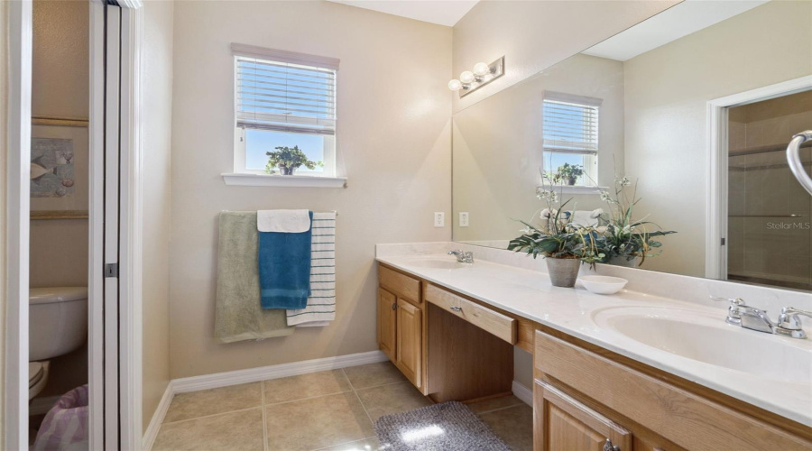 DAVENPORT, Florida 33837, 6 Bedrooms Bedrooms, ,4 BathroomsBathrooms,Residential,For Sale,LEXINGTON,0,MFRS5152125