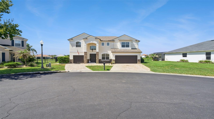 DAVENPORT, Florida 33837, 6 Bedrooms Bedrooms, ,4 BathroomsBathrooms,Residential,For Sale,LEXINGTON,0,MFRS5152125