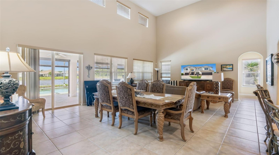 DAVENPORT, Florida 33837, 6 Bedrooms Bedrooms, ,4 BathroomsBathrooms,Residential,For Sale,LEXINGTON,0,MFRS5152125