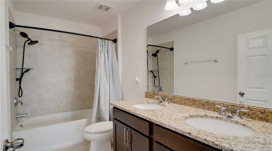 DAVENPORT, Florida 33837, 4 Bedrooms Bedrooms, ,2 BathroomsBathrooms,Residential,For Sale,SWAN SWIM,0,MFRO6383788