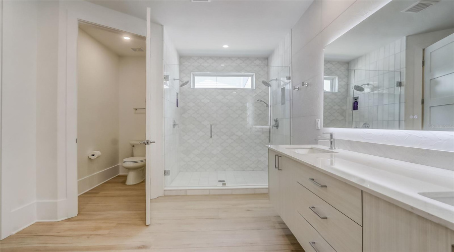ORLANDO, Florida 32836, 6 Bedrooms Bedrooms, ,6 BathroomsBathrooms,Residential,For Sale,LONE TREE,0,MFRO6417540