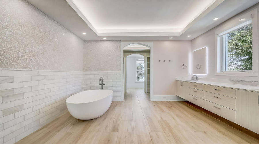 ORLANDO, Florida 32836, 6 Bedrooms Bedrooms, ,6 BathroomsBathrooms,Residential,For Sale,LONE TREE,0,MFRO6417540