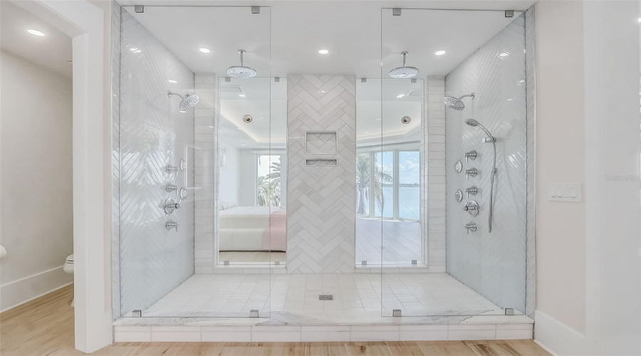 ORLANDO, Florida 32836, 6 Bedrooms Bedrooms, ,6 BathroomsBathrooms,Residential,For Sale,LONE TREE,0,MFRO6417540