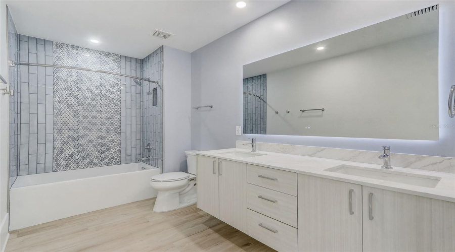 ORLANDO, Florida 32836, 6 Bedrooms Bedrooms, ,6 BathroomsBathrooms,Residential,For Sale,LONE TREE,0,MFRO6417540