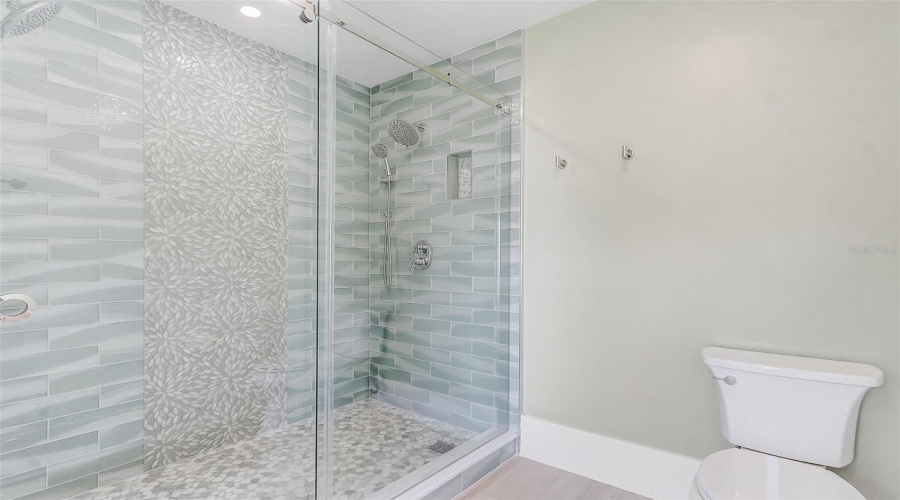 ORLANDO, Florida 32836, 6 Bedrooms Bedrooms, ,6 BathroomsBathrooms,Residential,For Sale,LONE TREE,0,MFRO6417540