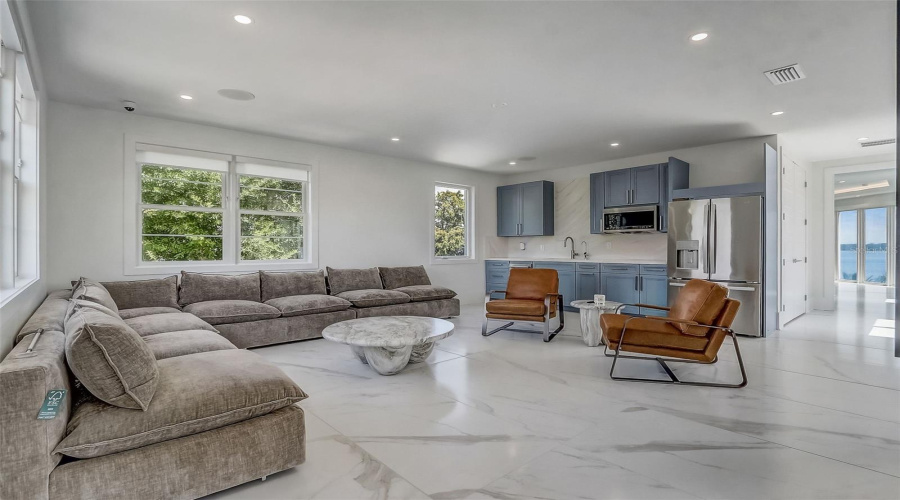 ORLANDO, Florida 32836, 6 Bedrooms Bedrooms, ,6 BathroomsBathrooms,Residential,For Sale,LONE TREE,0,MFRO6417540