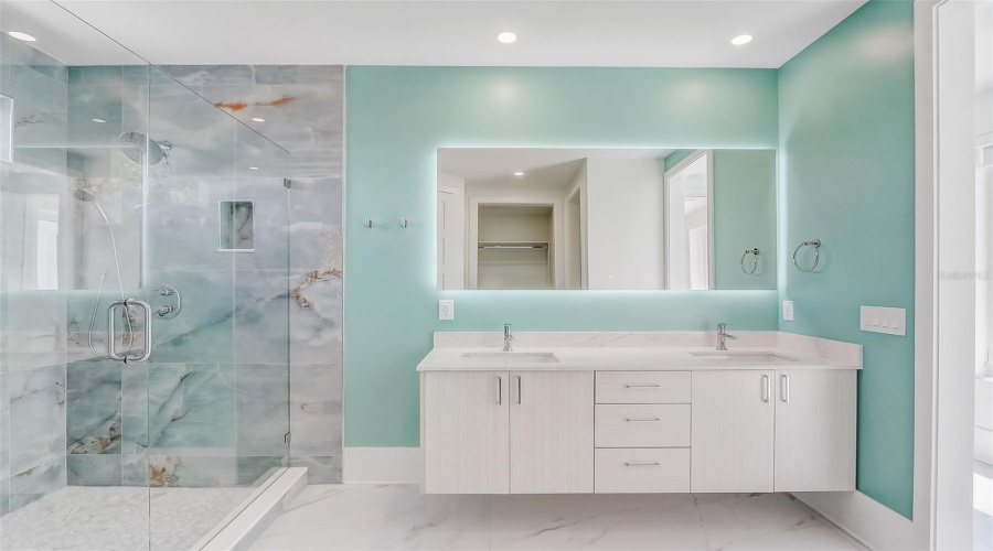 ORLANDO, Florida 32836, 6 Bedrooms Bedrooms, ,6 BathroomsBathrooms,Residential,For Sale,LONE TREE,0,MFRO6417540