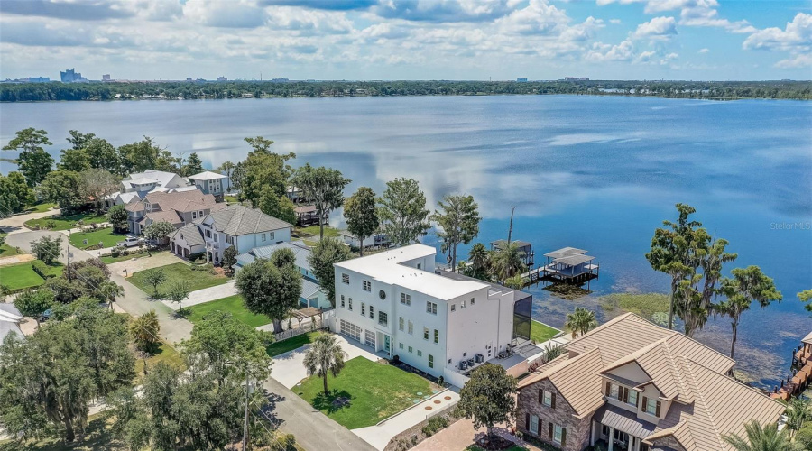 ORLANDO, Florida 32836, 6 Bedrooms Bedrooms, ,6 BathroomsBathrooms,Residential,For Sale,LONE TREE,0,MFRO6417540