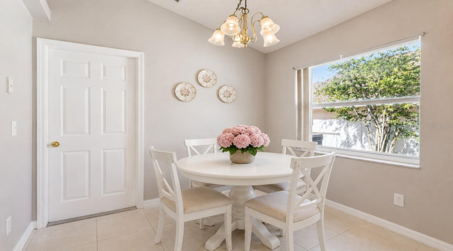 Staged Breakfast Nook