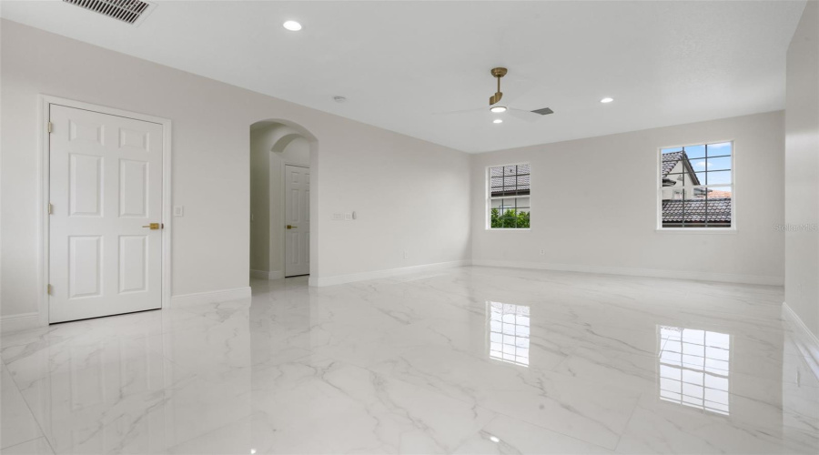 DAVENPORT, Florida 33837, 5 Bedrooms Bedrooms, ,4 BathroomsBathrooms,Residential,For Sale,CHELSEA,0,MFRO6350800