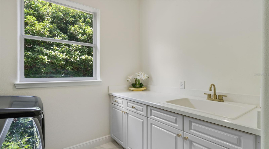DAVENPORT, Florida 33837, 5 Bedrooms Bedrooms, ,4 BathroomsBathrooms,Residential,For Sale,CHELSEA,0,MFRO6350800