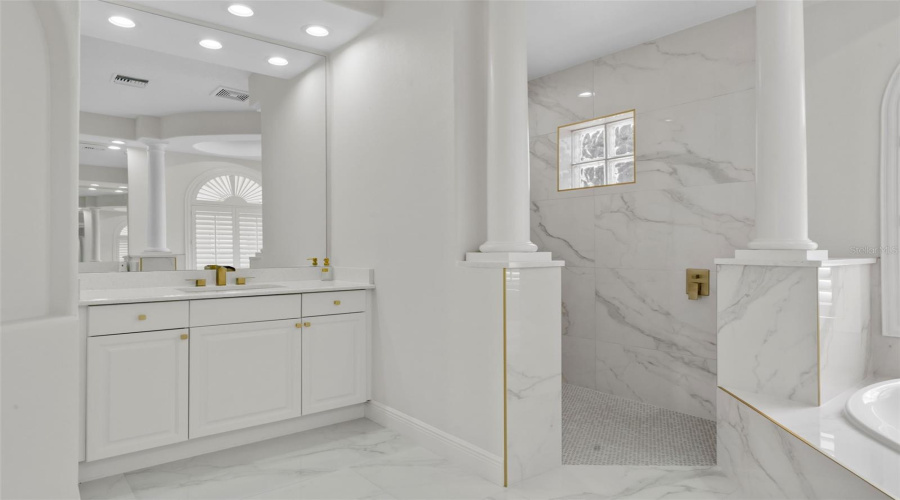 DAVENPORT, Florida 33837, 5 Bedrooms Bedrooms, ,4 BathroomsBathrooms,Residential,For Sale,CHELSEA,0,MFRO6350800