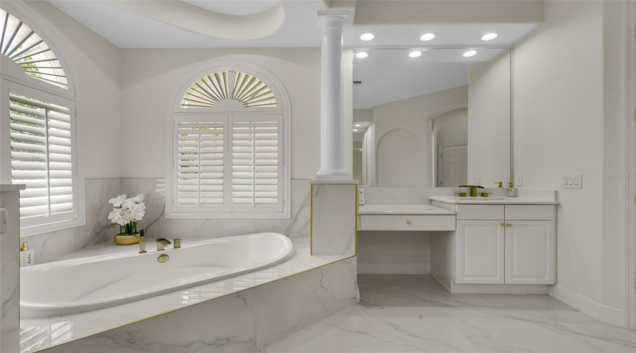 DAVENPORT, Florida 33837, 5 Bedrooms Bedrooms, ,4 BathroomsBathrooms,Residential,For Sale,CHELSEA,0,MFRO6350800