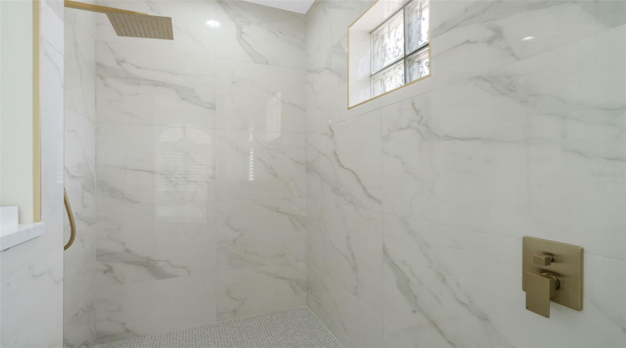 DAVENPORT, Florida 33837, 5 Bedrooms Bedrooms, ,4 BathroomsBathrooms,Residential,For Sale,CHELSEA,0,MFRO6350800