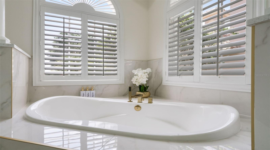 DAVENPORT, Florida 33837, 5 Bedrooms Bedrooms, ,4 BathroomsBathrooms,Residential,For Sale,CHELSEA,0,MFRO6350800
