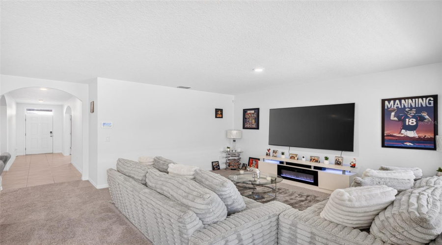 DAVENPORT, Florida 33897, 3 Bedrooms Bedrooms, ,2 BathroomsBathrooms,Residential,For Sale,FOX SQUIRREL,0,MFRG5113856