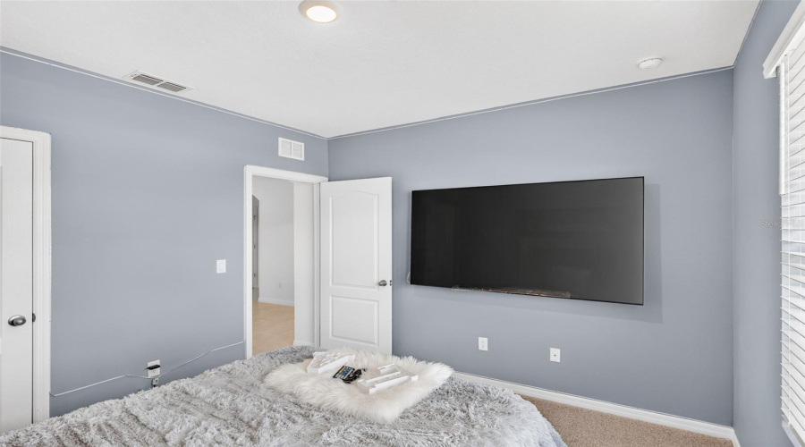 DAVENPORT, Florida 33897, 3 Bedrooms Bedrooms, ,2 BathroomsBathrooms,Residential,For Sale,FOX SQUIRREL,0,MFRG5113856