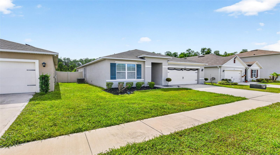 DAVENPORT, Florida 33897, 3 Bedrooms Bedrooms, ,2 BathroomsBathrooms,Residential,For Sale,FOX SQUIRREL,0,MFRG5113856
