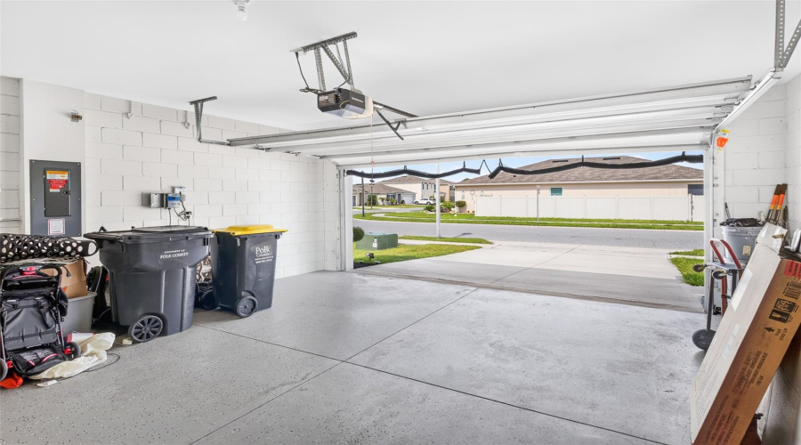 DAVENPORT, Florida 33897, 3 Bedrooms Bedrooms, ,2 BathroomsBathrooms,Residential,For Sale,FOX SQUIRREL,0,MFRG5113856