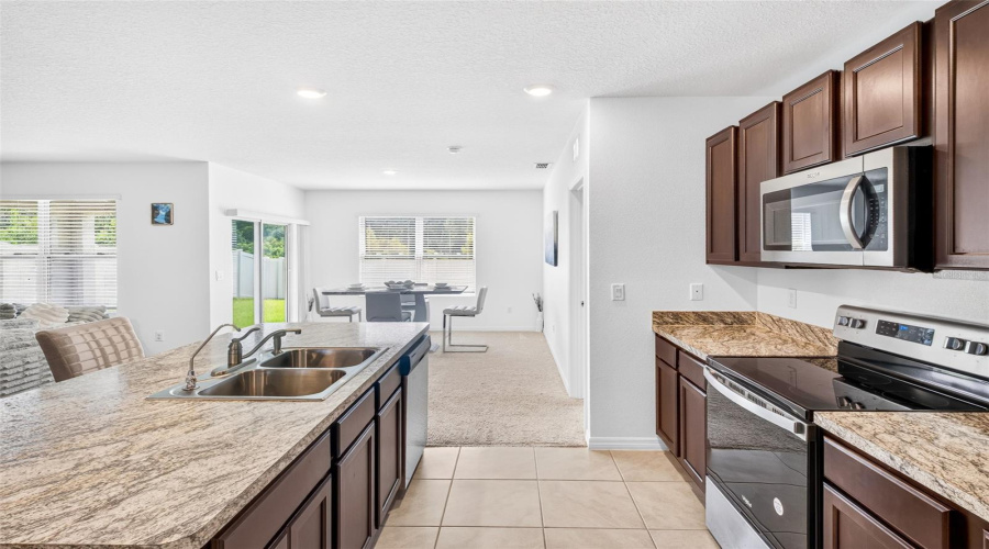 DAVENPORT, Florida 33897, 3 Bedrooms Bedrooms, ,2 BathroomsBathrooms,Residential,For Sale,FOX SQUIRREL,0,MFRG5113856