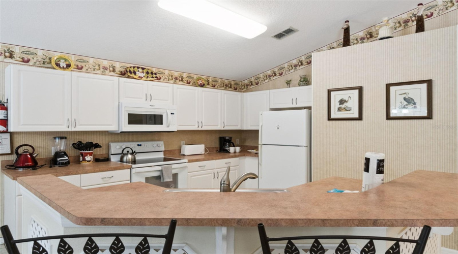 KISSIMMEE, Florida 34746, 4 Bedrooms Bedrooms, ,2 BathroomsBathrooms,Residential,For Sale,CUMBRIAN LAKES,0,MFRO6418381