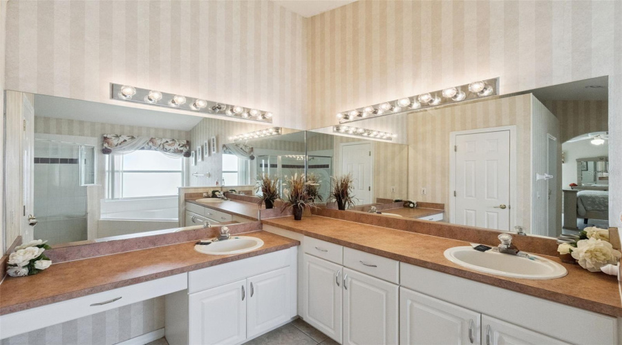KISSIMMEE, Florida 34746, 4 Bedrooms Bedrooms, ,2 BathroomsBathrooms,Residential,For Sale,CUMBRIAN LAKES,0,MFRO6418381