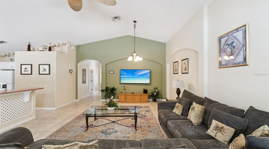 KISSIMMEE, Florida 34746, 4 Bedrooms Bedrooms, ,2 BathroomsBathrooms,Residential,For Sale,CUMBRIAN LAKES,0,MFRO6418381