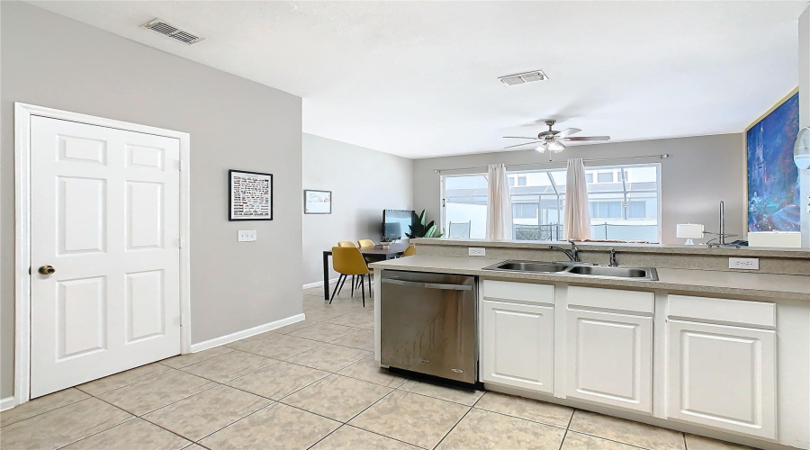 KISSIMMEE, Florida 34747, 3 Bedrooms Bedrooms, ,3 BathroomsBathrooms,Residential,For Sale,OTTERSPOOL,0,MFRO6417354