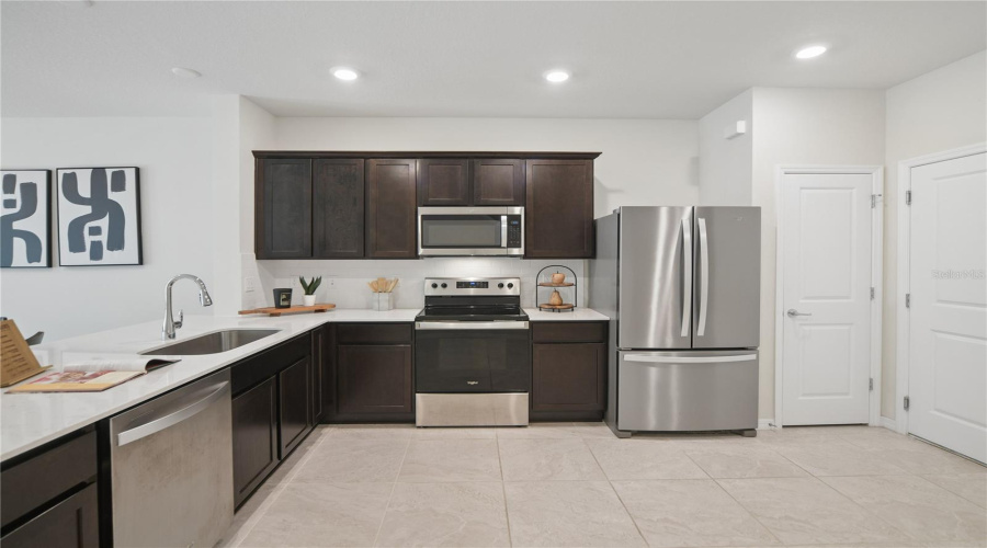 KISSIMMEE, Florida 34746, 3 Bedrooms Bedrooms, ,2 BathroomsBathrooms,Residential,For Sale,SPARKLING SHELL,0,MFRO6373996